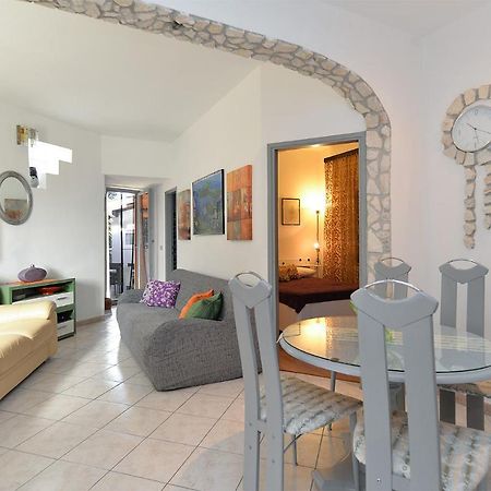 Apartments Jadranka 1279 Pomer Luaran gambar
