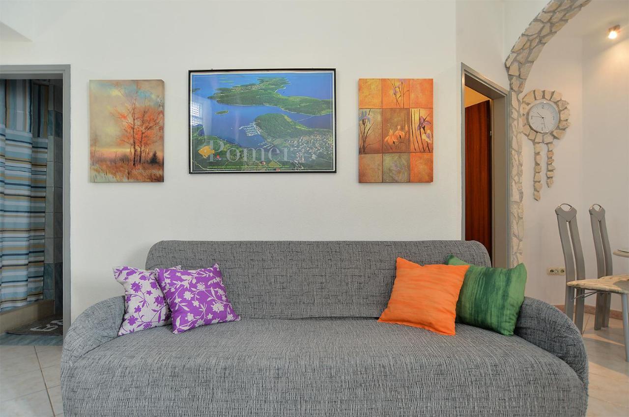 Apartments Jadranka 1279 Pomer Luaran gambar