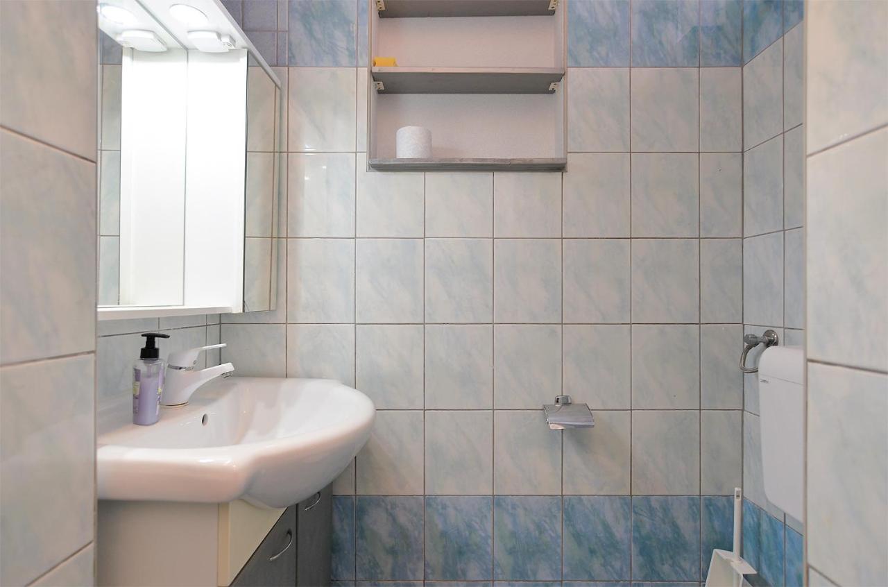 Apartments Jadranka 1279 Pomer Luaran gambar