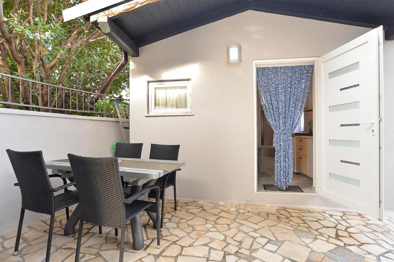 Apartments Jadranka 1279 Pomer Luaran gambar