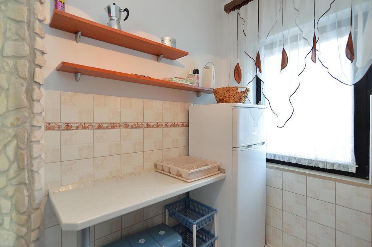 Apartments Jadranka 1279 Pomer Luaran gambar