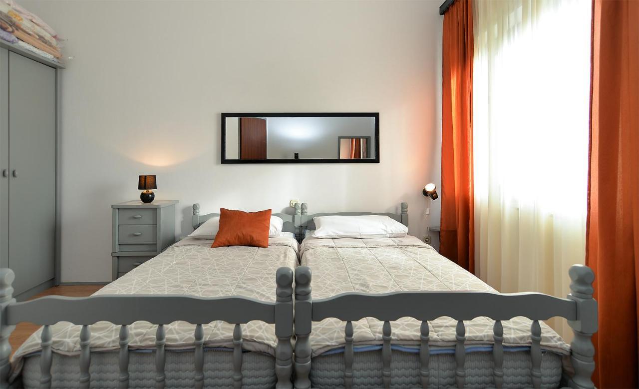 Apartments Jadranka 1279 Pomer Luaran gambar
