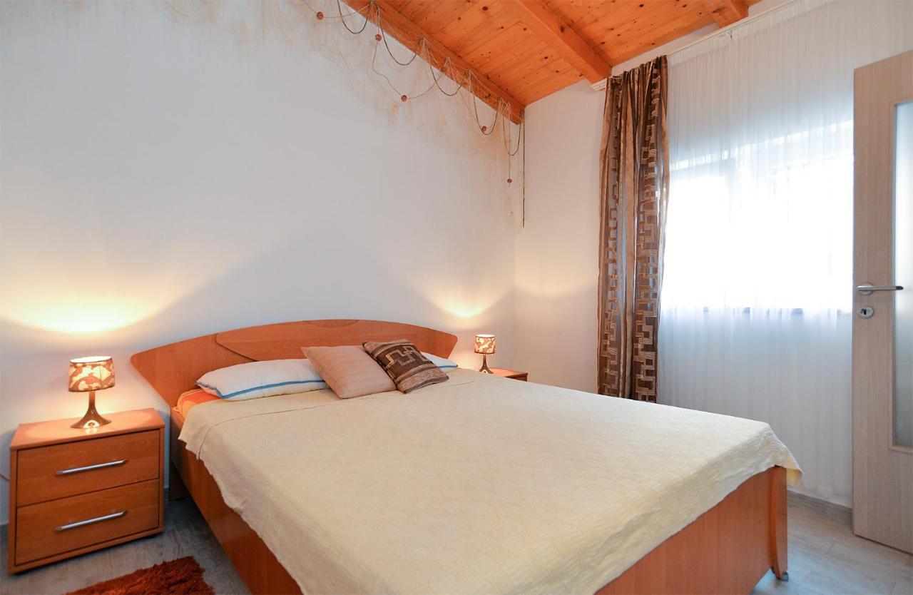 Apartments Jadranka 1279 Pomer Luaran gambar