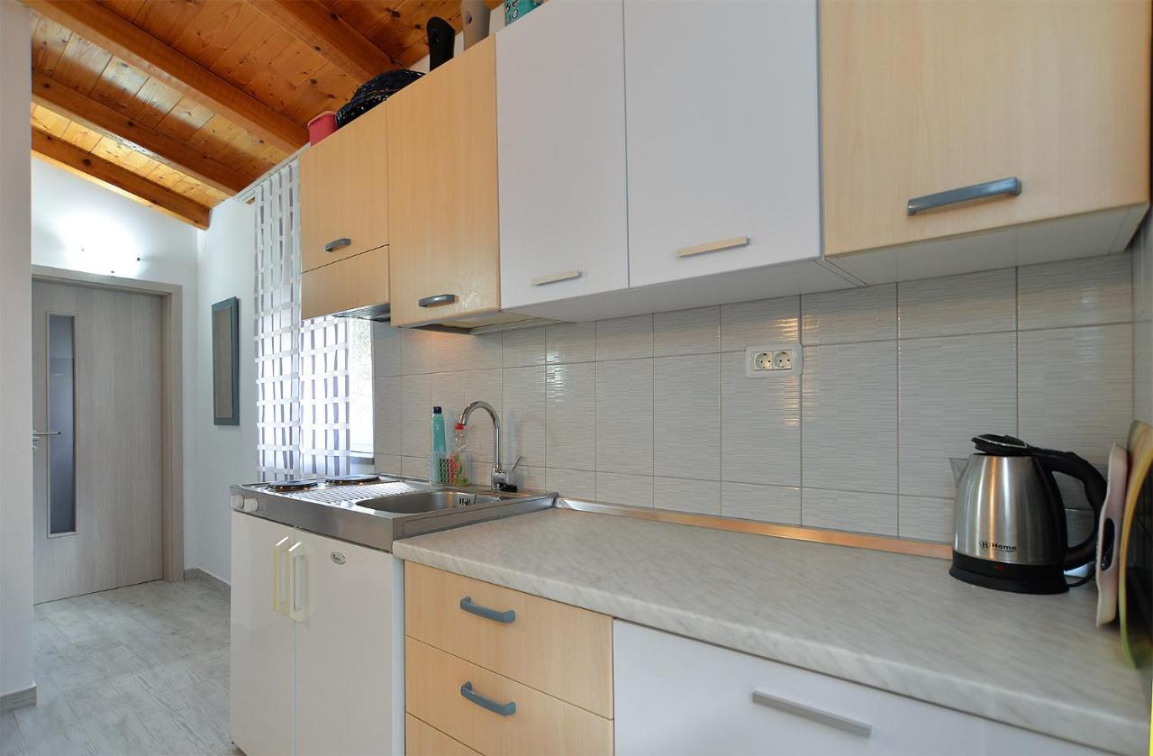 Apartments Jadranka 1279 Pomer Luaran gambar