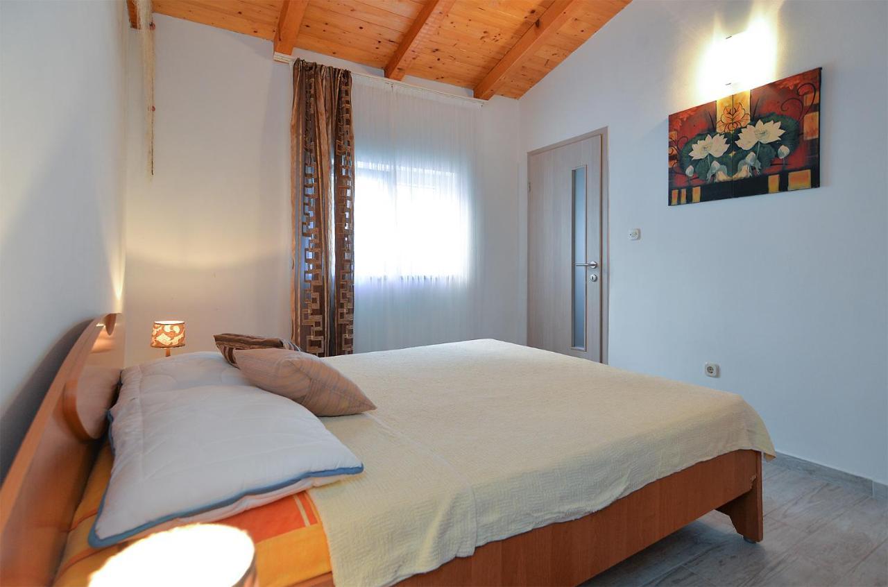 Apartments Jadranka 1279 Pomer Luaran gambar