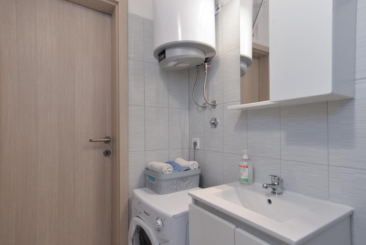 Apartments Jadranka 1279 Pomer Luaran gambar