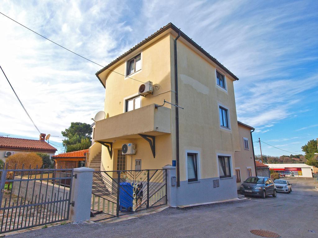 Apartments Jadranka 1279 Pomer Luaran gambar